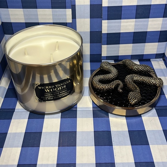 RARE Bath & Body Works Wicked Vanilla Woods 3-Wick Candle with Glass& Snake Lid - Picture 5 of 9